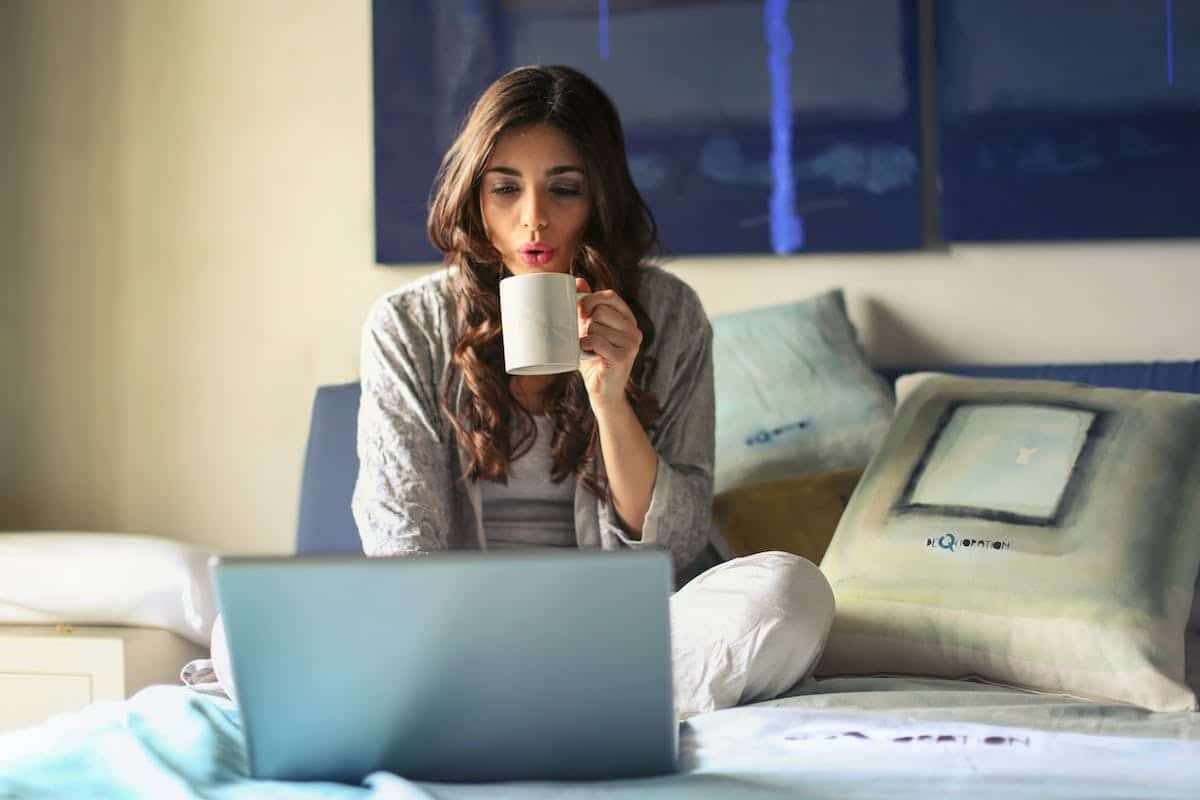 Travail à domicile : Découvrez les rouages de la mise sous pli !