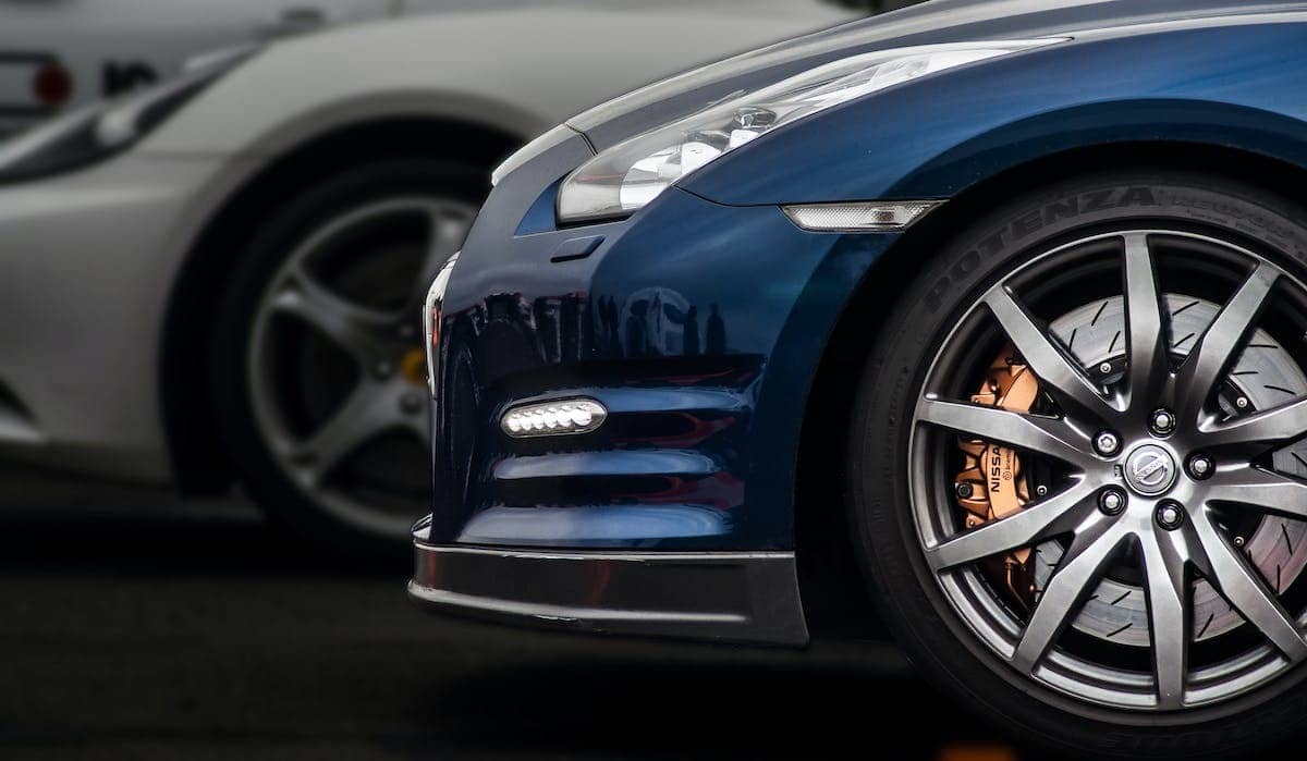 Comprendre les différences entre les indices de vitesse H et V des pneus : tout ce que vous devez savoir