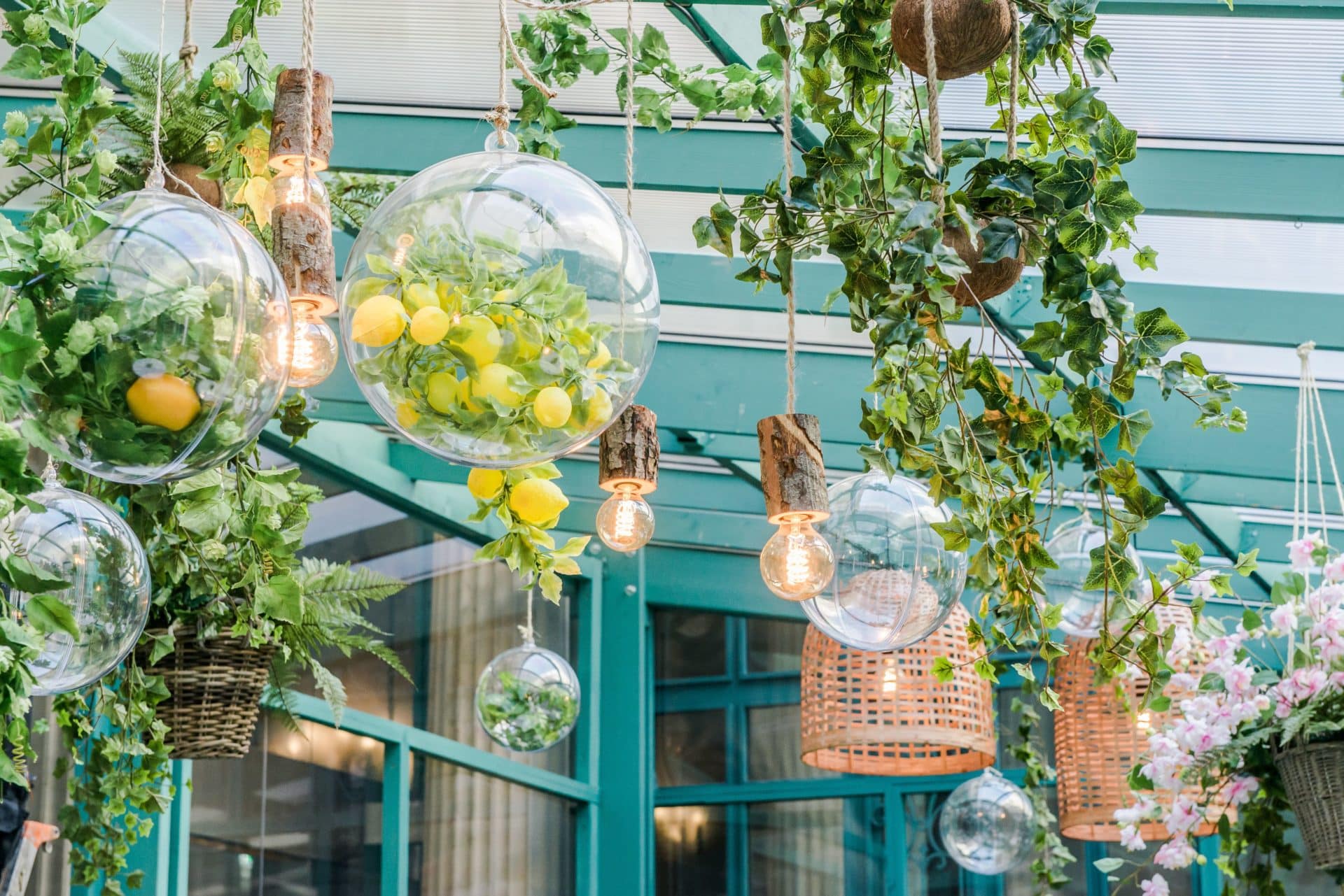 Installation de lanternes de Jardin